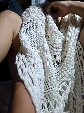 Webcam Model (LunaDrago)  is live.Free join now!