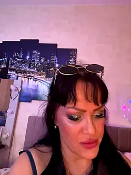 Webcam Model (Lolaley2)  is live.Free join now!