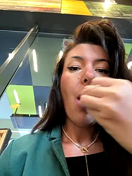 Webcam Model (eveangelll)  is live.Free join now!