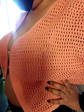 Webcam Model (Cuty-Lina)  is live.Free join now!