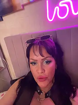 Webcam Model (Lolaley2)  is live.Free join now!