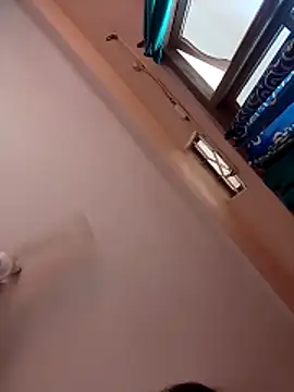 Webcam Model (sweet_jenni)  is live.Free join now!