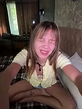 Webcam Model (artshadowvibe)  is live.Free join now!