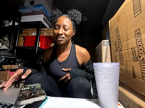 Webcam Model (wynterheat)  is live.Free join now!