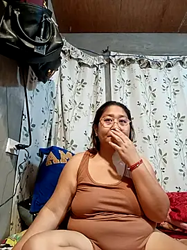 Webcam Model (hotchubbyasian88)  is live.Free join now!