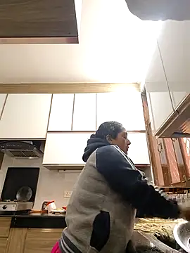 Webcam Model (Hot-Sana2)  is live.Free join now!