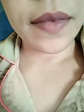 Webcam Model (Anki-doll)  is live.Free join now!