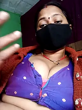 Webcam Model (QRESABABY)  is live.Free join now!