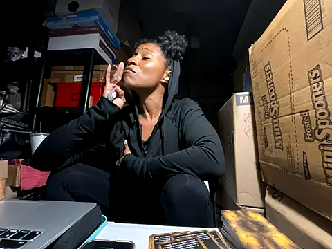 Webcam Model (wynterheat)  is live.Free join now!