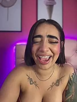 Webcam Model (Scarlett-LS)  is live.Free join now!