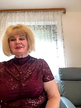 BoloshkaBlonda live on StripChat 