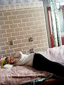 Webcam Model (Ponka2011)  is live.Free join now!