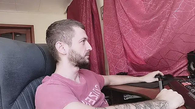 333Alone_in_theDark777