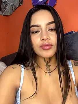 Webcam Model (Emily_sharlot)  is live.Free join now!