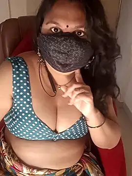 Webcam Model (Love-priya)  is live.Free join now!