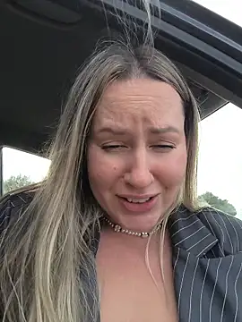 Mona_Plus from StripChat is Freechat