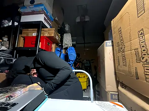 Webcam Model (wynterheat)  is live.Free join now!