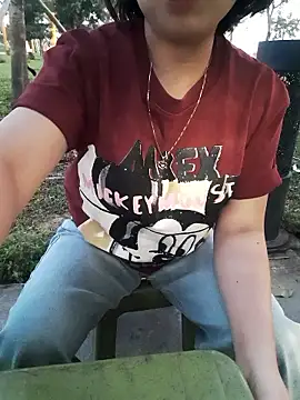 Webcam Model (Zinny112)  is live.Free join now!