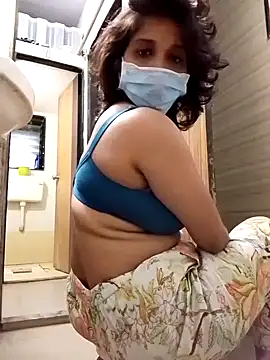 Webcam Model (Love_Foreverr12)  is live.Free join now!