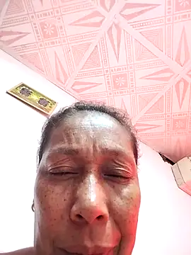 Webcam Model (Naomi-Mature)  is live.Free join now!