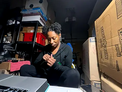 Webcam Model (wynterheat)  is live.Free join now!