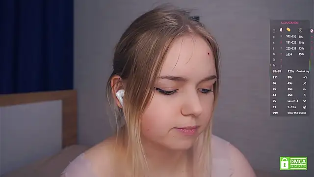 ZaraCreedon live show on StripChat 