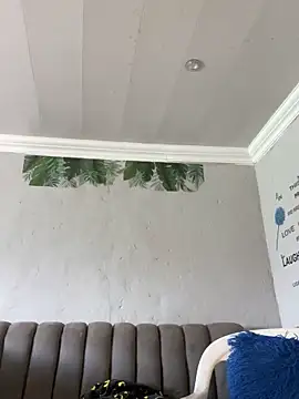 Webcam Model (DiamondGoddes)  is live.Free join now!