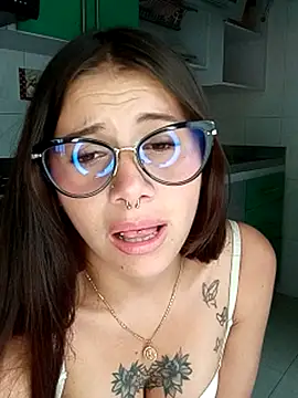 Webcam Model (CharlotteSex_)  is live.Free join now!