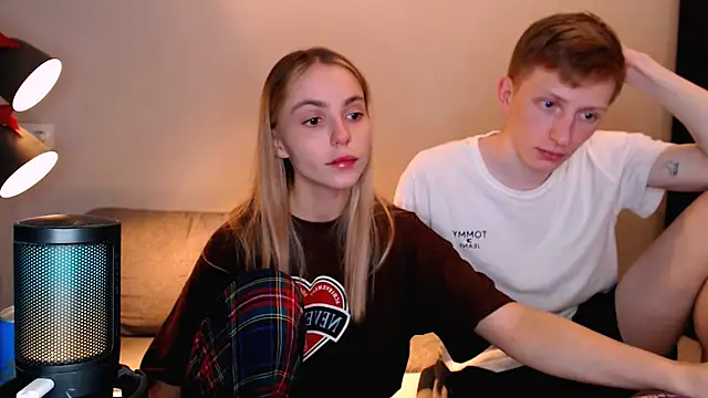 juliaanddima Live Webcam on Stripchat