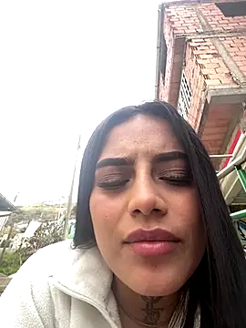 Webcam Model (Emily_sharlot)  is live.Free join now!