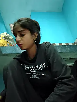 Webcam Model (Hot-Soniya2)  is live.Free join now!