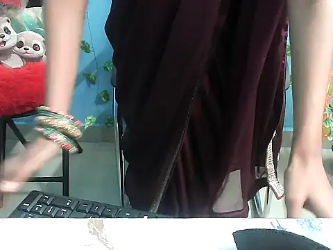 lo_e_shreya (F young) - full body oil