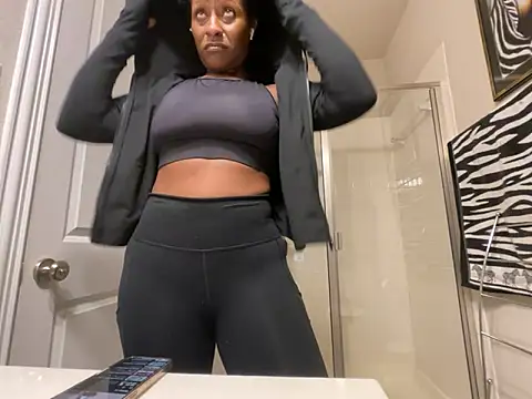 Webcam Model (wynterheat)  is live.Free join now!