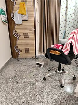 shalu_g (F young) - Boobs And oil show