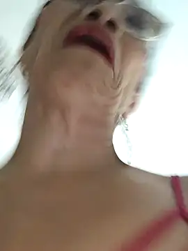 Webcam Model (Merybeks)  is live.Free join now!