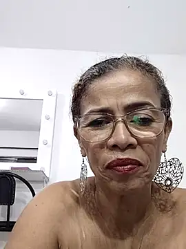 Webcam Model (Merybeks)  is live.Free join now!