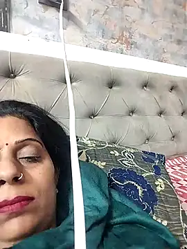 Webcam Model (Soniya_Roy)  is live.Free join now!