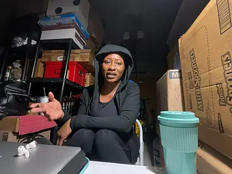 Webcam Model (wynterheat)  is live.Free join now!