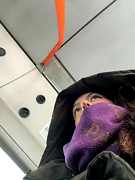 Webcam Model (eveangelll)  is live.Free join now!