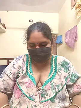 Webcam Model (Villageanuty)  is live.Free join now!