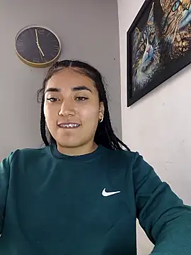 Webcam Model (AmberGold-)  is live.Free join now!