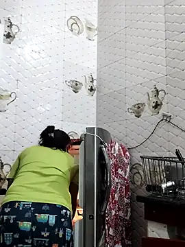 Webcam Model (illay_love)  is live.Free join now!