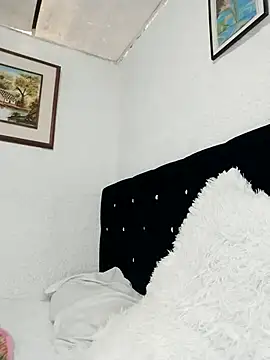 Webcam Model (ElizabethWeil)  is live.Free join now!