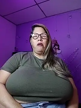 Webcam Model (EllisW8)  is live.Free join now!