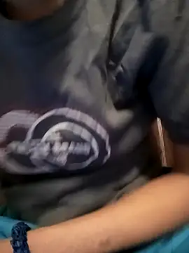 Webcam Model (Raya-Moni)  is live.Free join now!