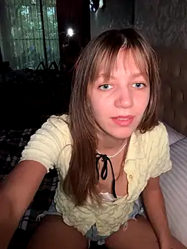 Webcam Model (artshadowvibe)  is live.Free join now!