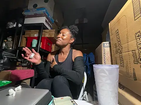 Webcam Model (wynterheat)  is live.Free join now!