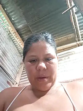 Webcam Model (hotmom33)  is live.Free join now!