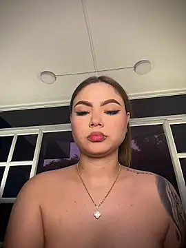 Webcam Model (Beella1_)  is live.Free join now!