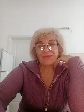 Webcam Model (52MiaLove02)  is live.Free join now!